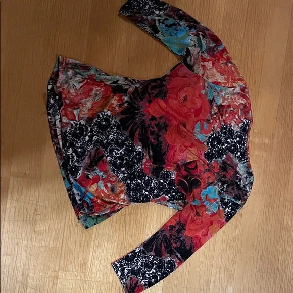 4/$20 Tango Mango Multi Color Patterned Top - Picture 3 of 5